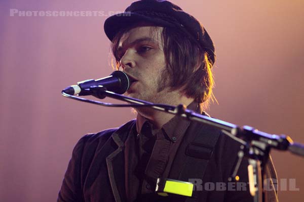 SUPERGRASS - 2009-07-30 - PAREDES DE COURA (Portugal) - Praia do Tabuao - Gareth Michael Coombes